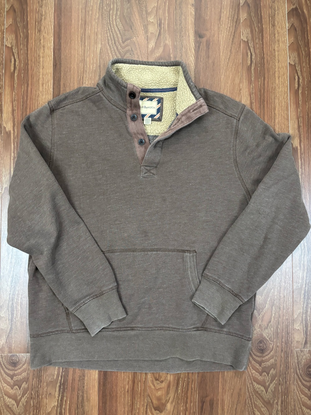 G.H. Bass & Co. Brown Mock Neck Henley Sweatshirt Size M